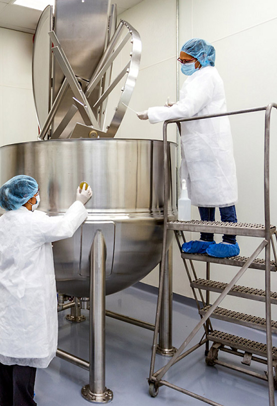 compression machine for pharmaceutical tablet manufacturing